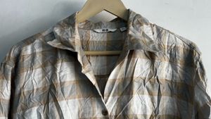 women’s Uniqlo classic Plaid Button-Up Shirt