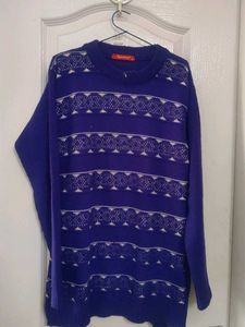 Stylish Blue Patterned Sweater