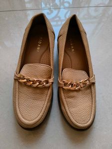 Beige Loafers 🐴