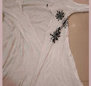 Elegant White Embroidered Long Kurta