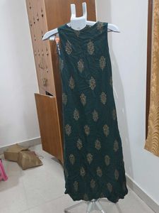 Elegant Green Kurta with Gold Print
