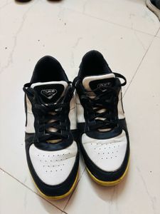Duke Sneakers
