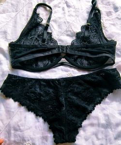 Elegant Black Lace Bra with brief 👍