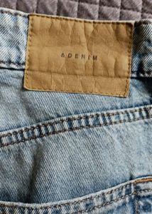 Light Wash Distressed Jeans