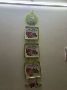 Cute Apple Photo Frame Display
