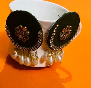 New Fabric Earrings &amp; Madhi Colour Light Waited