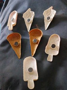 decorative magnet shaped like ice creams and popsi