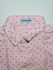 pink shirt