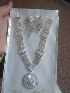 Assorted korean Jewellery Sets of 7