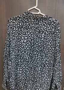 Chic Floral Print Button-Up Shirt