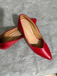 Red hill sandal