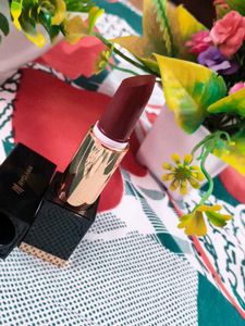 Myglamm Manish Malhotra Hi-Shine Lipstick - 4 gm (