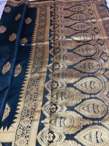 Elegant Black &amp; Gold Saree