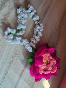 Crocheted Flower &amp; Leaf Hair gajra