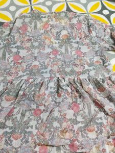 Floral Print V-Neck Blouse
