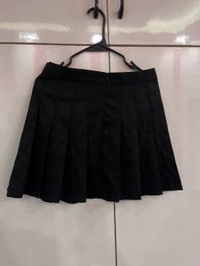 black skirt