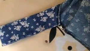 Chic Blue Floral Sleeveless Shirt