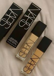 5 combo NARS Natural  Foundation and huda powder