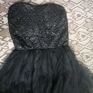 Stunning Black High-Low Evening Gown