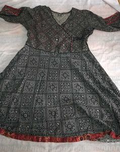Stylish Black and White Printed Kurta