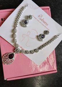 price drop 💥Rubans Necklace and Earring Set