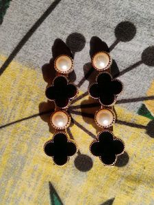 Elegant Black Clover & Pearl Hair Clips