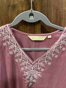 Embroidered Pink Kurta