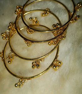 Kashmiri Golden Ghunghroo Bangles ✨