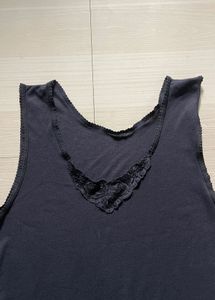 Comfortable Sleeveless Nightgown with Lace Trim
