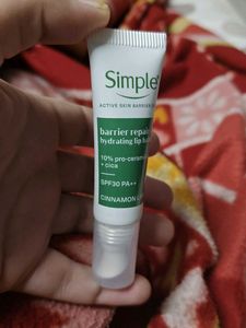 Simple Barrier Repair Hydrating Lip Balm