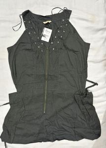 Sleeveless Embellished Zip-Up Tunic