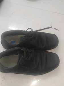 Classic Black Leather Lace-Up Shoes