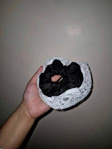 Moonlace Scrunchie ✨
