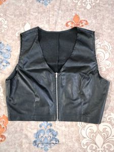 Sleek Black Faux Leather Zip-Up Crop Vest