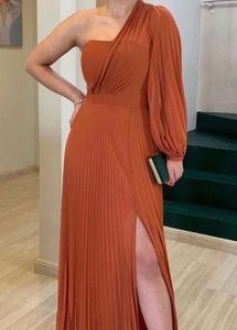 Elegant One-Shoulder Evening Dress
