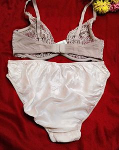 Lace Trim Bra and Panty Set