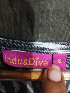 Indus Diva Black Kurta (Women)