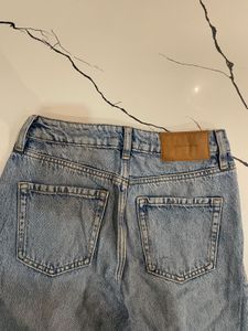 Light Wash Ripped Jeans