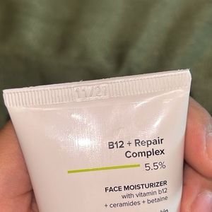 Minimalist Face Moisturizer B12+Repair Complex
