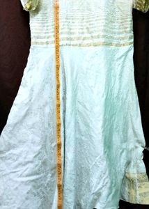 Elegant Striped Kurti with Gold Accents
