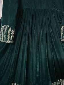 Elegant Emerald Green Velvet Gown