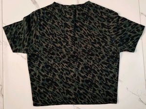 Leopard Print Cropped T-Shirt