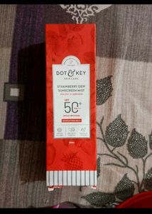 Dot & Key Strawberry Spray Sunscreens