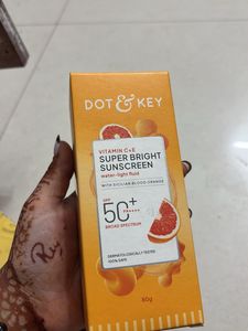 Dot & Key Vitamin C+E Super Bright Sunscreen