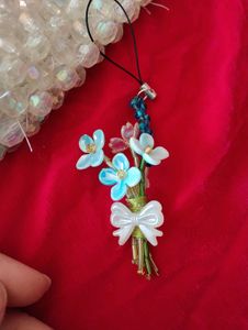 Cute Beaded Flower Charm Keychain