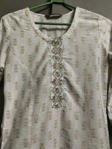 Elegant White &amp; Gold Print Kurta