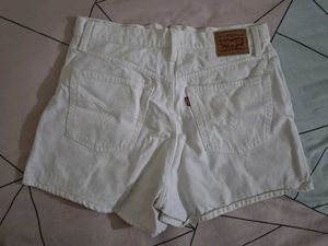 Levis white Shorts