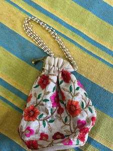 Floral Embroidered Drawstring Pouch