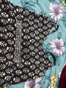 Black Sleeveless Short Kurti