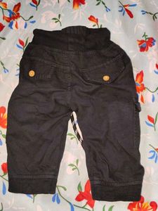 Stylish Black Cargo Capri Pants